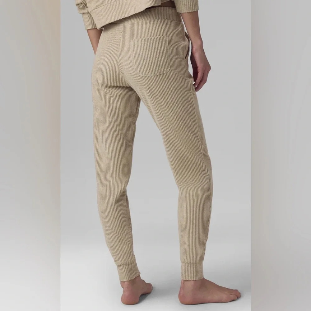 ALO Yoga Muse Sweatpants Joggers Ribbed in Gravel Heather Color Size S
